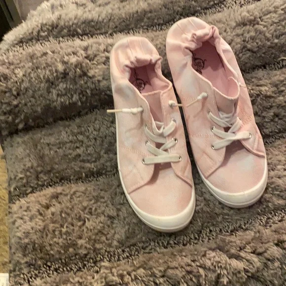 Brand New XL Pink Tie Dye Canvas Sneaker - Picture 1 of 3